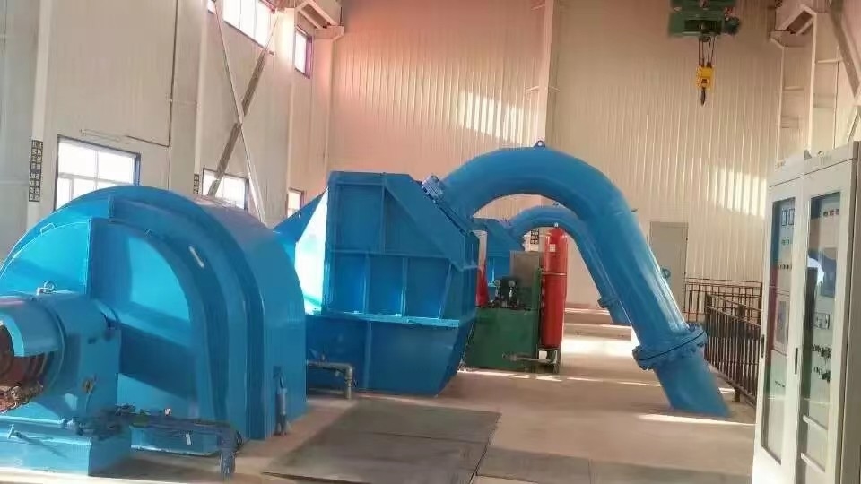 Generatore idroturbina per testa d'acqua 5m-500m con efficienza 90-96%