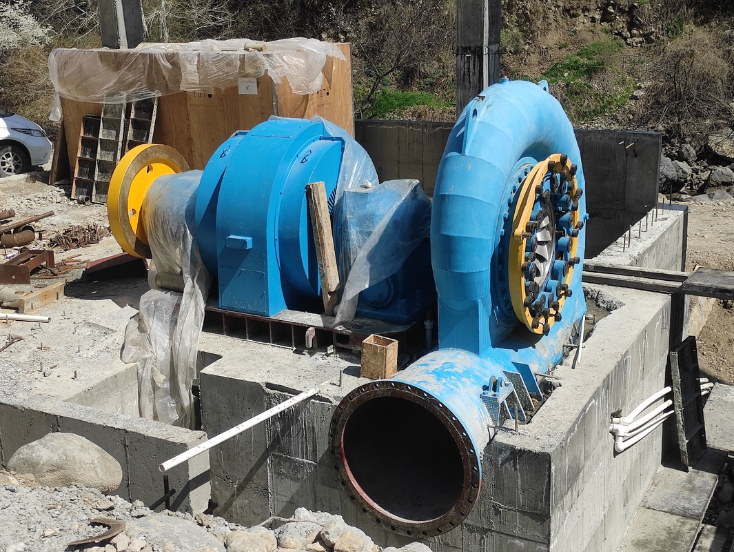Generatore a turbina ad acqua a tensione per controllo automatico 200kw-20mw Installazione senza spazzole