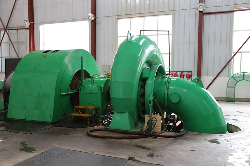 Turbina ad acqua senza spazzola 200 kW-20 MW Aria/Acqua raffreddamento Installazione verticale 450-1000 RPM