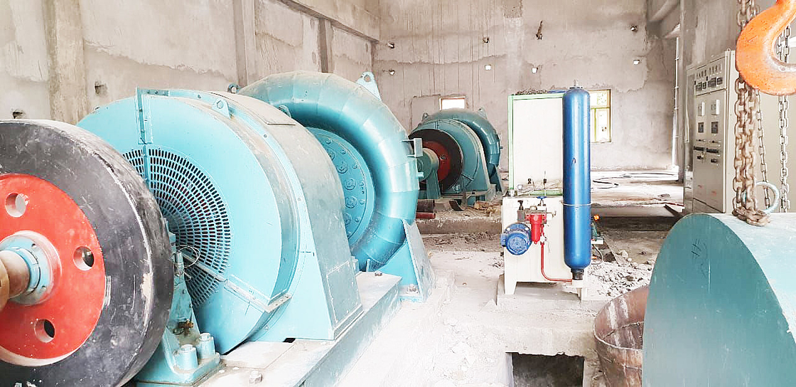 Installazione verticale del generatore automatico a turbina ad acqua 50Hz/60Hz 300-3000 giri/min raffreddamento ad aria/acqua