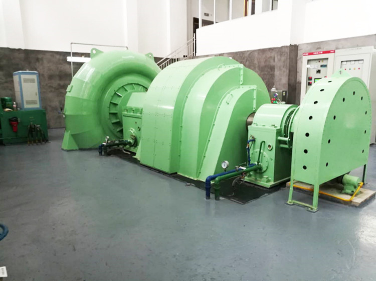 Generatore idroturbina personalizzato da 200 kW a 20 MW per operazioni a testa d'acqua da 5 m a 500 m