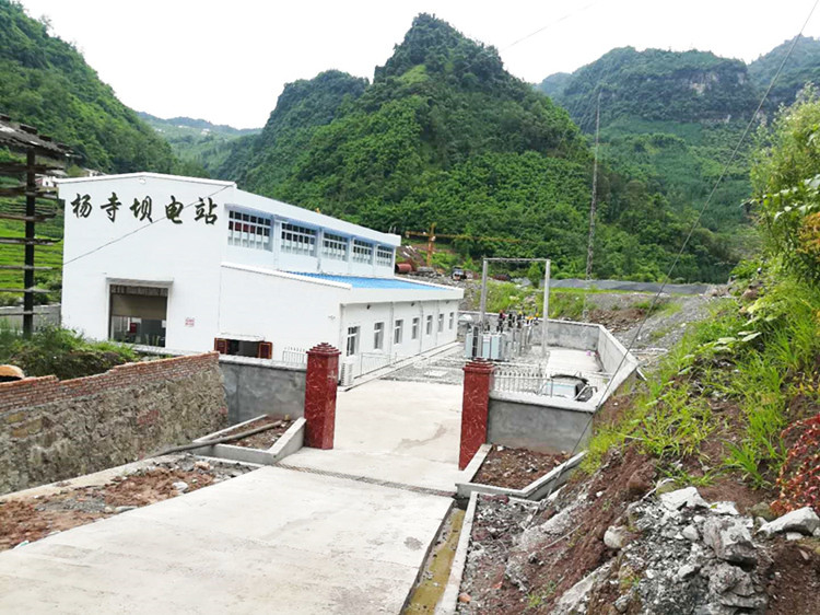 Generatore idroturbina personalizzato da 200 kW a 20 MW per operazioni a testa d'acqua da 5 m a 500 m