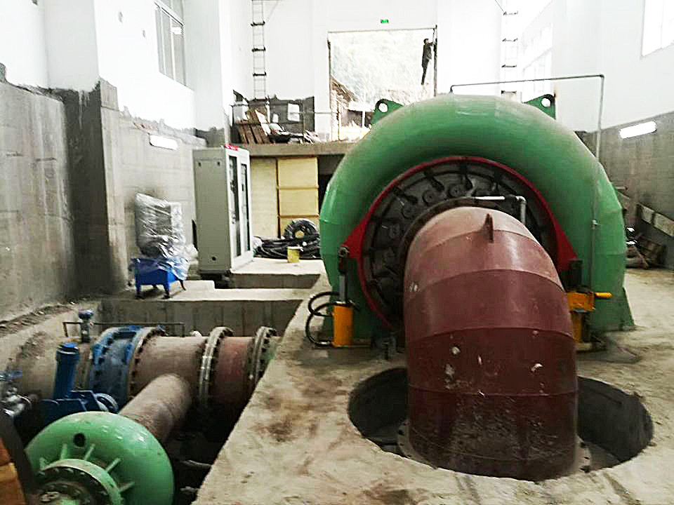 Modalità di eccitazione personalizzata Generatore a turbina ad acqua 200kw-20mw Potenza di uscita Installazione orizzontale