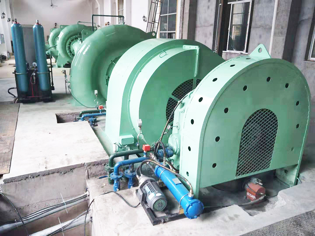 Generatore idroturbina personalizzato per 200kw-20mw Capacità 450-1000rpm 5m-500m testa d'acqua