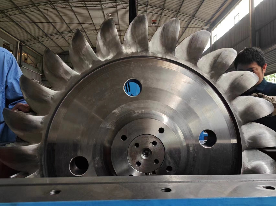 Generatore idroturbina da 500 kW-10 MW opera a 450-1000 giri al minuto per varie altezze della testa dell'acqua