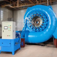 Generatore di turbina ad acqua personalizzato eccitazione senza spazzola installazione verticale raffreddamento dell'aria controllo automatico