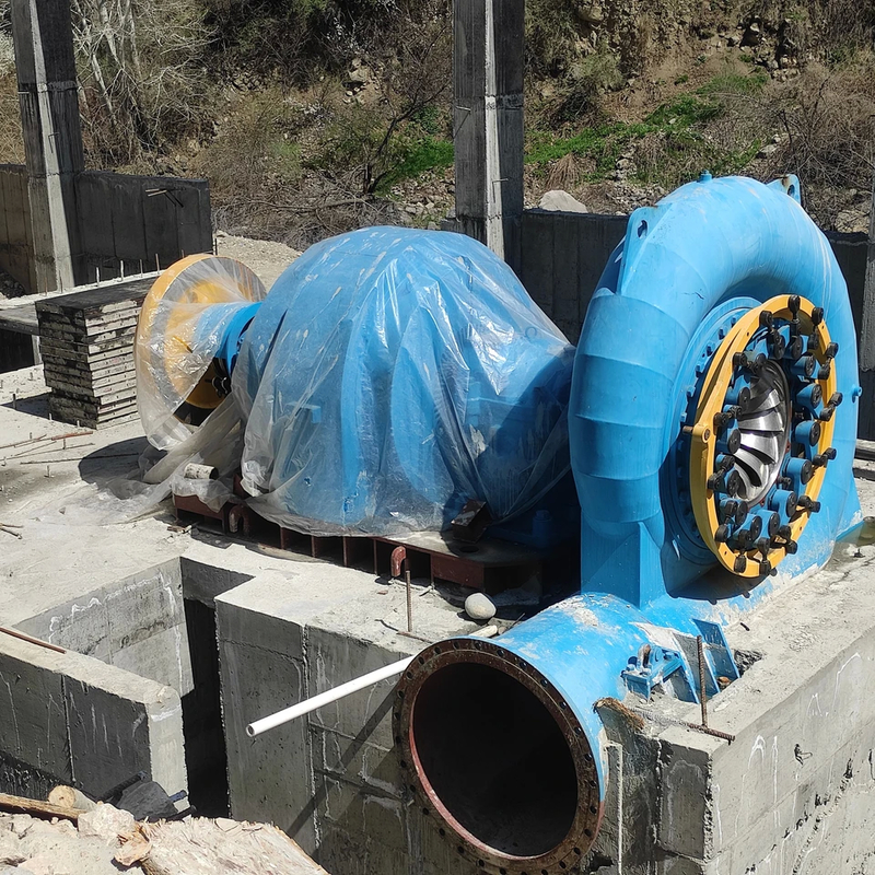 90-96% di efficienza Generatore idroturbina per l'energia idroelettrica 5m-500m Testa idraulica 450-1000 RPM