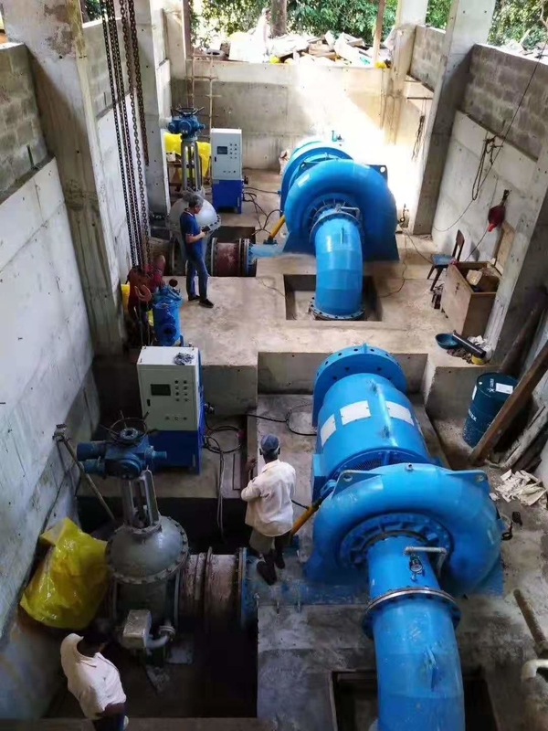 30-50 anni di vita Turbina ad acqua ad alta testa per tassi di flusso d'acqua regolabili e progettazione personalizzabile