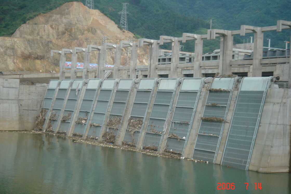 Macchina per la pulizia di griglie industriali con potenza da 0,40 a 1000KW e spessore da 4,5 a 16 mm per una rimozione efficiente dei detriti