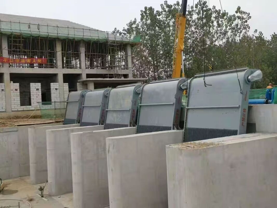 Livello di protezione IP54 Francis Turbine Generator con disposizione orizzontale o verticale e durata di vita di 30 ~ 50 anni per soluzioni di energia rinnovabile