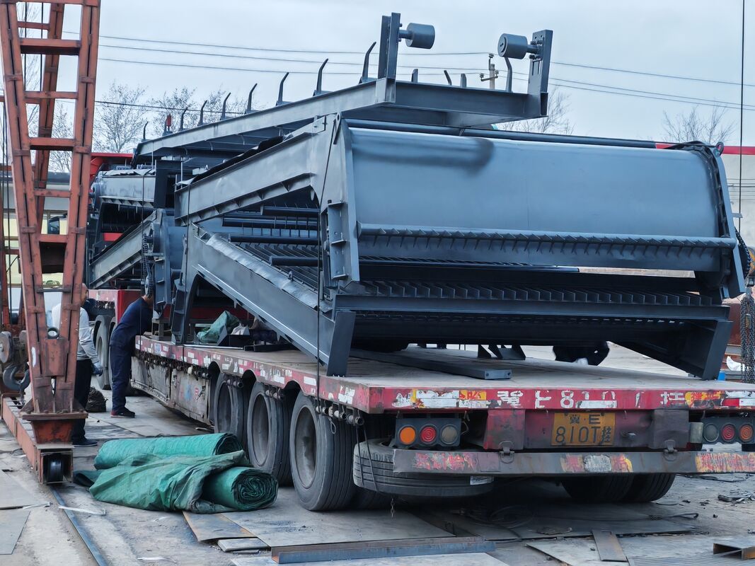 Macchina per la pulizia di griglie di scarico OEM con spessore da 4,5 a 16 mm e intervallo tra le griglie da 0,39 a 15 mm per la manutenzione delle prese d'acqua