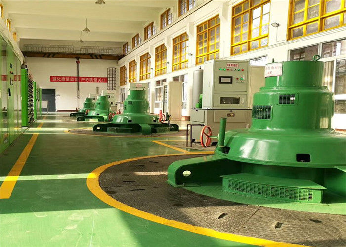 Generatore a turbina alimentato ad acqua di raffreddamento ad acqua Tensione 400V 800V 6.3KV 10.5KV Adatto per la produzione di energia idroelettrica