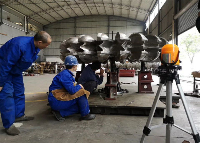 Alta testa da 100m a 2000m Generatore a turbina Pelton Tensione nominale 6-10kV Progettato su misura per la produzione di energia idroelettrica