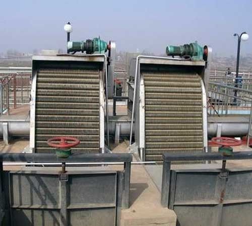 Macchina per la pulizia di griglie di scarico OEM con spessore da 4,5 a 16 mm e intervallo tra le griglie da 0,39 a 15 mm per la manutenzione delle prese d'acqua