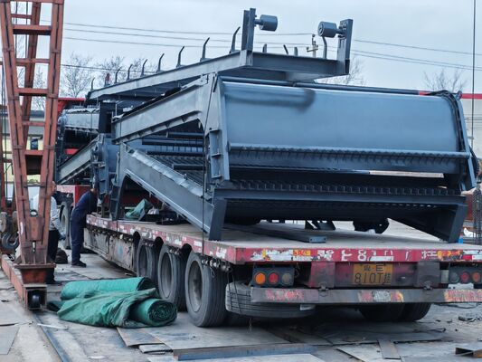 Macchine per la pulizia industriale personalizzabili su richiesta, alimentate da motore a movimento, che offrono risultati di pulizia costanti e industriali